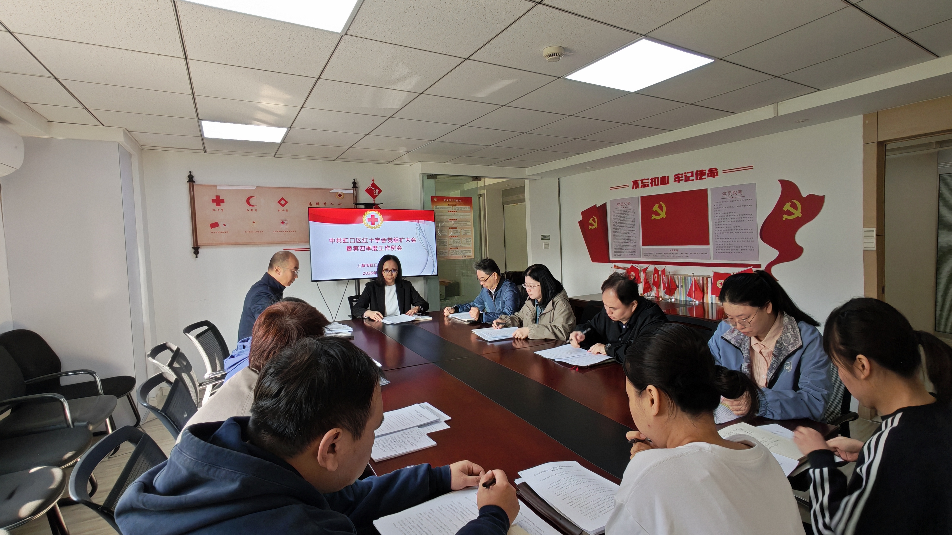 2075439989.jpg 2075439989.jpg